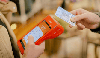 El carnet como medio de pago: mayor inclusión para el ecosistema de pagos en Chile